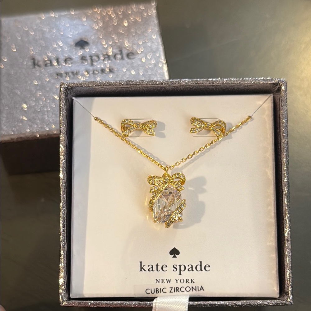 NWT Kate Spade Mini Bow Pendant and Studs Boxed Set
